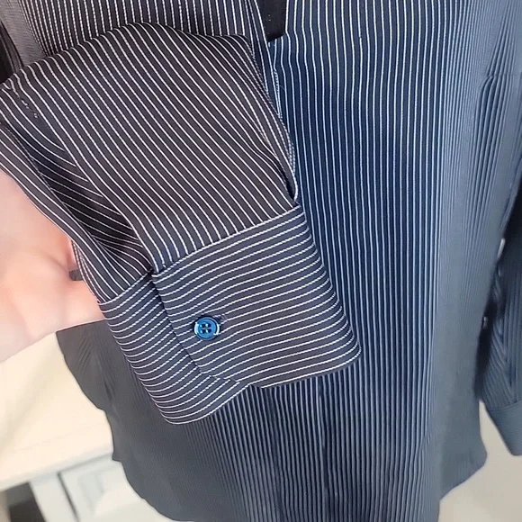 🆕️ AKRIS Silk Crepe Blouse - Picture 3 of 9